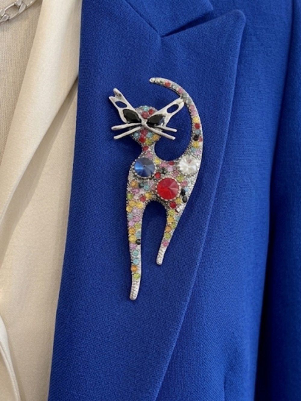 Sparkling Crystal Cat Brooch | Multi-Color Rhinestone Kitty Jewelry